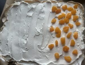 Mandarynkowa rolada bezowa - IMG 0345