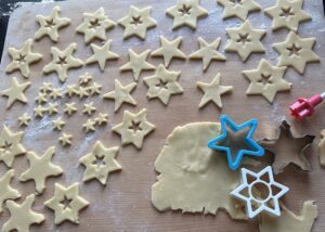 Ciasto gwiazdka z budyniem i malinami - IMG 3454