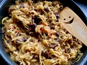 Przyprawianie bigosu wigilijnego do smaku