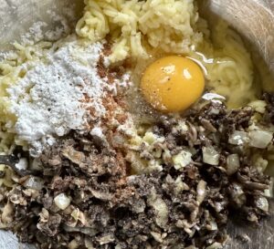 Krokiety ziemniaczane z pieczarkami - IMG 9813