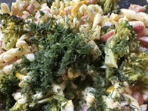 Sałatka makaronowa z szynką i brokułem - IMG 0596