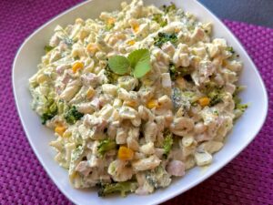 Sałatka makaronowa z szynką i brokułem - IMG 0614