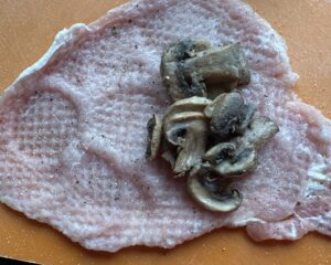 Kieszonki schabowe z kapustą i pieczarkami - IMG 8409