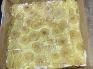 Ciasto Raffaello z bananami i galaretką - IMG 1724