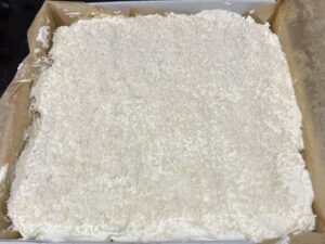 Ciasto Raffaello z bananami i galaretką - IMG 1732