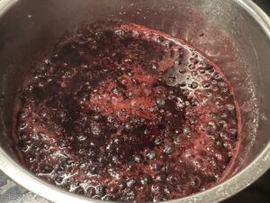 Sernik z białą czekoladą i musem jagodowym - proste ciasto bez pieczenia! - IMG 3625