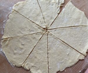 Podział ciasta na trójkąty