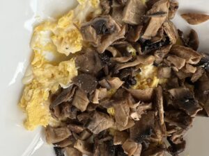 Jajka faszerowane serem i pieczarkami - IMG 5996