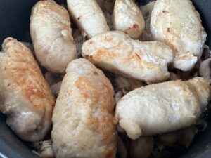 Roladki z kurczaka w sosie pieczarkowym - IMG 6037