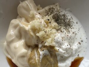 Sałatka makaronowa z łososiem, awokado i aksamitnym sosem - IMG 6572