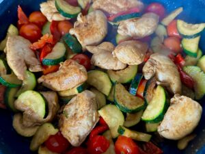 Spaghetti w kremowym sosie z kurczakiem i warzywami - IMG 6730