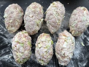 Zraziki z ryżem i młodą kapustą w sosie pomidorowym - IMG 7812