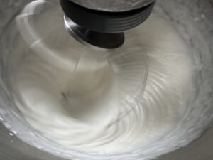 Filadelfia z truskawkami - pyszne ciasto bez pieczenia! - IMG 0099