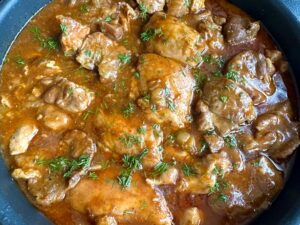 Gulasz mieszany z udek i karkówki w ciemnym sosie - IMG 8884