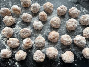 Cukinia po węgiersku z klopsikami - IMG 6475