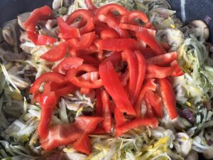 Cukinia po węgiersku z klopsikami - IMG 6486