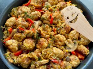 Cukinia po węgiersku z klopsikami - IMG 6510