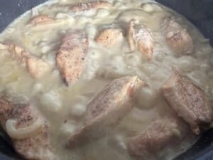 Kurczak maślany w sosie z karmelizowaną cebulką - IMG 2446