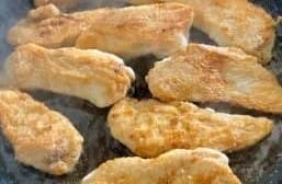 Kurczak maślany w sosie z karmelizowaną cebulką - IMG 2447 e1763206709786