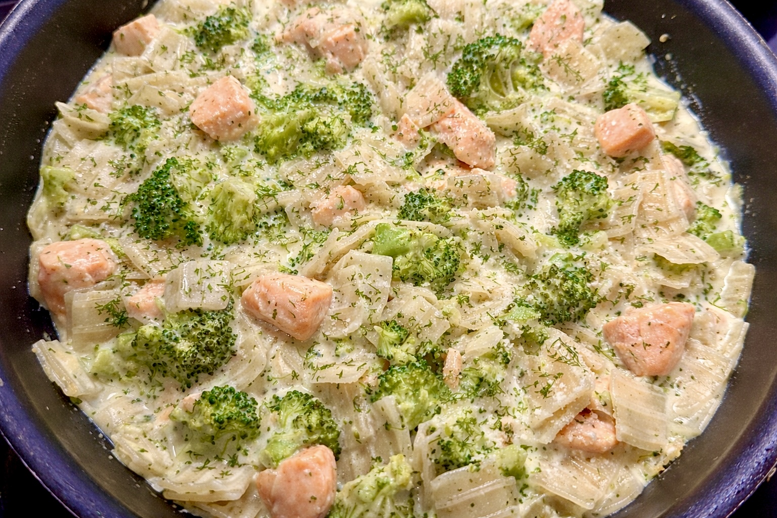 Łazanki z łososiem w sosie brokułowym - 8C8785FA AD79 4653 95D3 17D84F886DEB