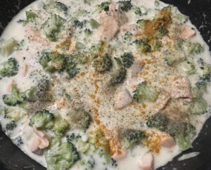 Łazanki z łososiem w sosie brokułowym - IMG 5664