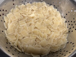 Łazanki z łososiem w sosie brokułowym - IMG 5667