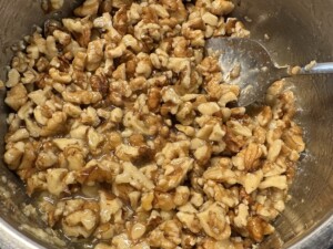 Budyniowiec z orzechami i karmelem - IMG 6181