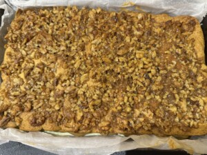 Budyniowiec z orzechami i karmelem - IMG 6192