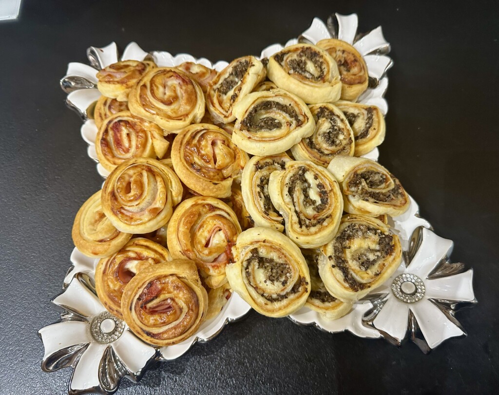 Ślimaczki z ciasta francuskiego na dwa sposoby