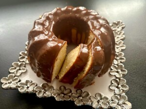 Babka jogurtowo-cytrynowa w polewie czekoladowej - IMG 8246