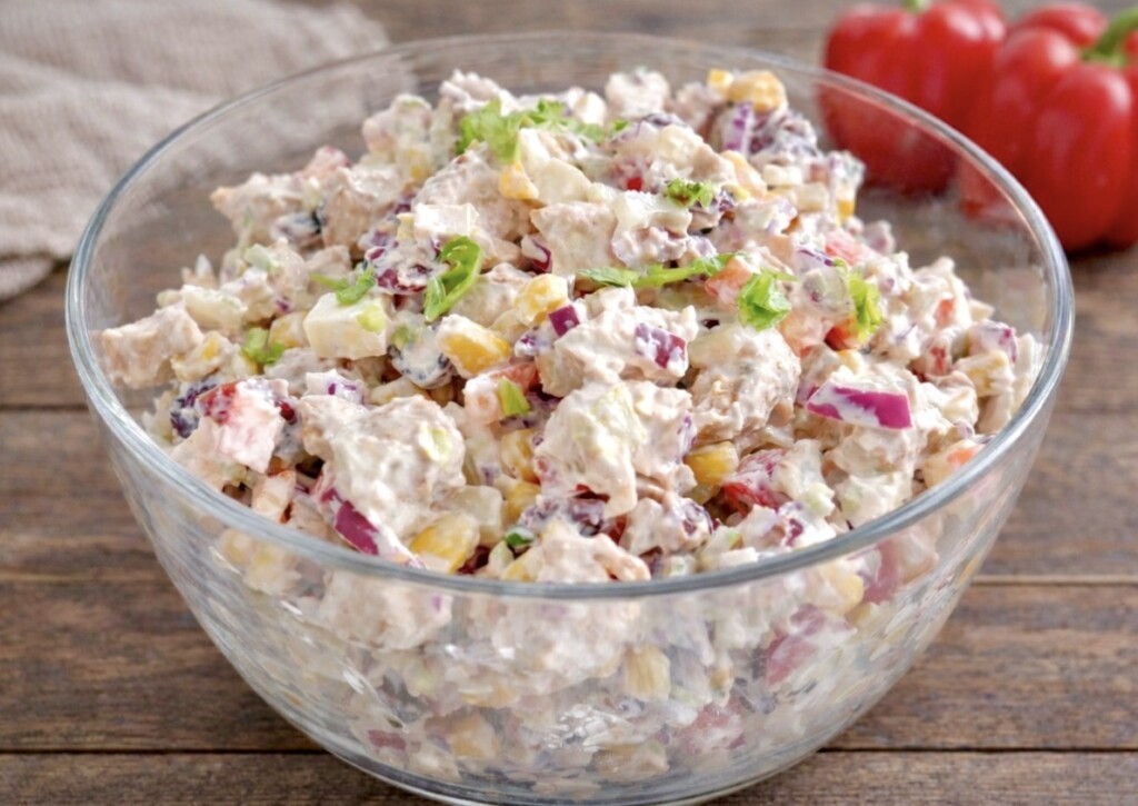Sałatka przyjęciowa z kurczakiem