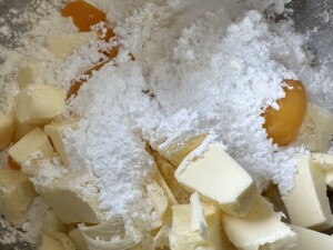 Sernik Biały Puch z brzoskwiniami - IMG 8749