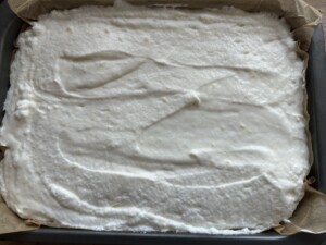 Sernik Biały Puch z brzoskwiniami - IMG 8766