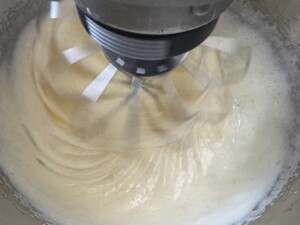 Ciasto maślankowe z mrożonymi malinami - IMG 2238