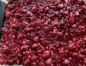 Malinowa pianka z galaretką - IMG 4570