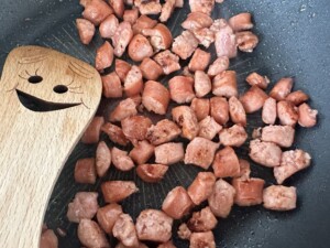 Makaron z wędzonką i kapustą w sosie sojowym - IMG 5059