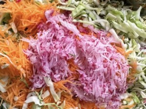 Najlepsza surówka z młodą kapustą - IMG 5111