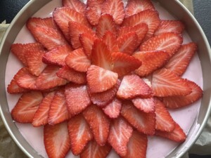 Truskawkowa fantazja - pyszne ciasto bez pieczenia! - IMG 5256