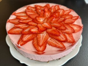Truskawkowa fantazja - pyszne ciasto bez pieczenia! - IMG 5304