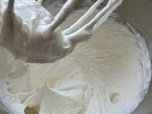 Rolada Raffaello z malinami - ciasto bez pieczenia! - IMG 7234