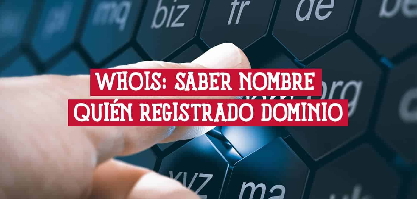 Dedo apuntando a teclado con extensiones de dominio