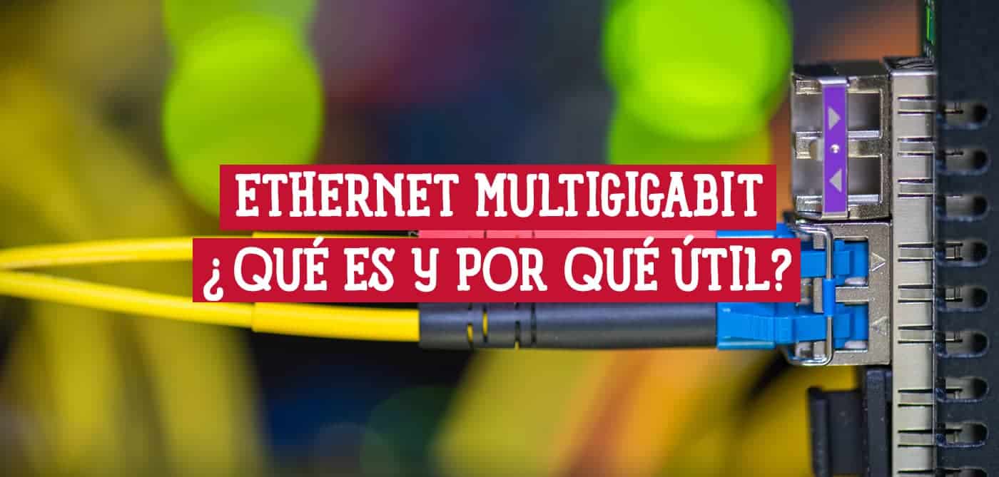 Conector Ethernet Multigigabit conectado a un cable de fibra óptica.