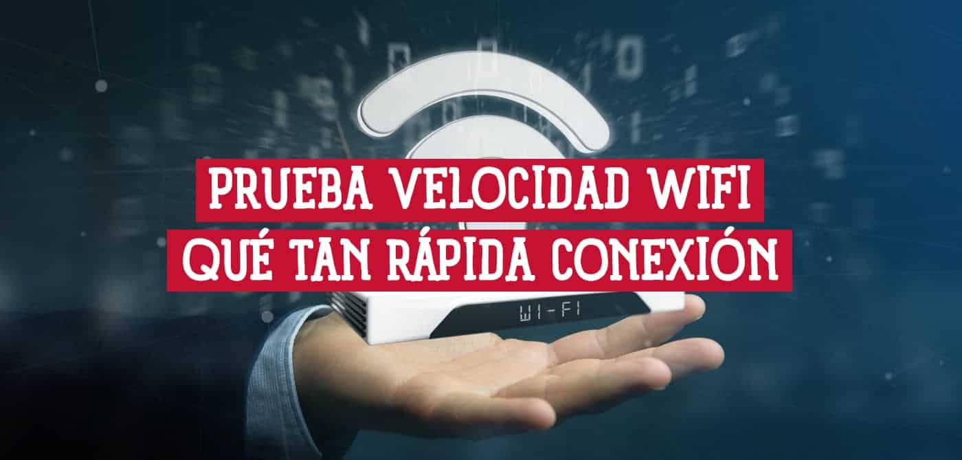 Mano sosteniendo un router WiFi con texto que indica una prueba de velocidad.