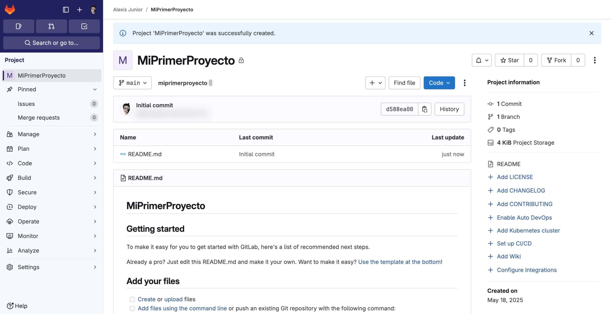 Captura de pantalla de la vista de un proyecto recién creado en GitLab llamado "MiPrimerProyecto"