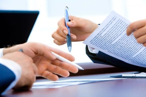 Acuerdo profesional para la gestión de cobro de clientes morosos.