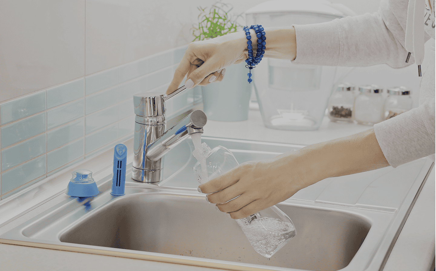 За нас, Дафи България