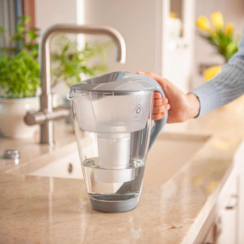 Стъклена филтрираща кана Dafi Crystal LED 2 л. classic, с филтър, цвят стомана dafiwater.bg