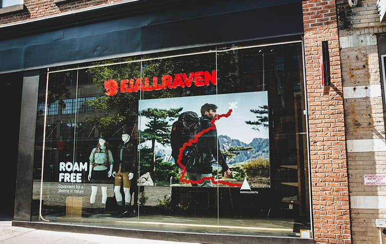 dsa-signage-fjallraven-window-display