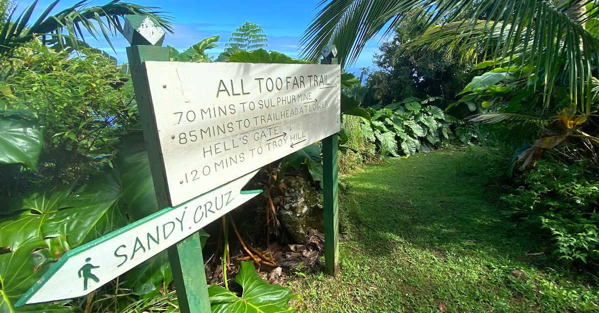 Sandy Cruz Saba Hiking Trail