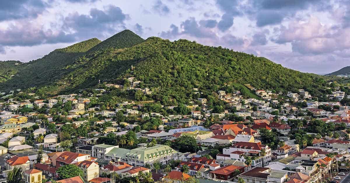 Sint Maarten vs. Saint Martin